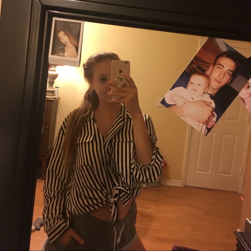 black and white stripped crop top